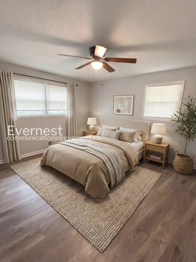 Photo - 7425 Innes St