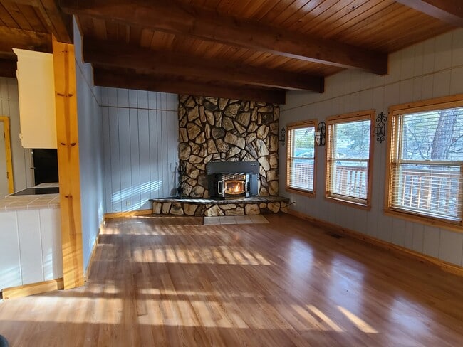 Photo - 15325 Acacia Way