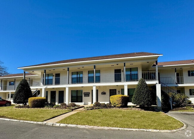 Building Photo - Jefferson Shadows Rental