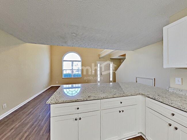 Photo - 1456 Westview Dr