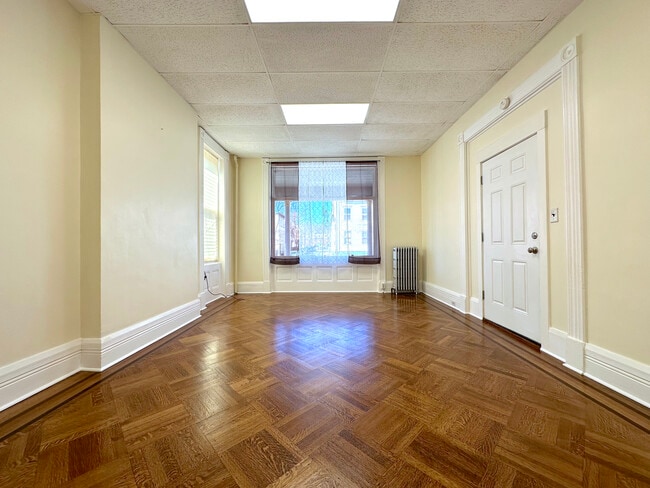 Building Photo - 152 Grand St Unit 1