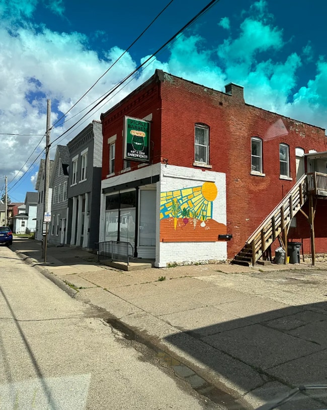 Building Photo - 2418 Central Ave Unit 2