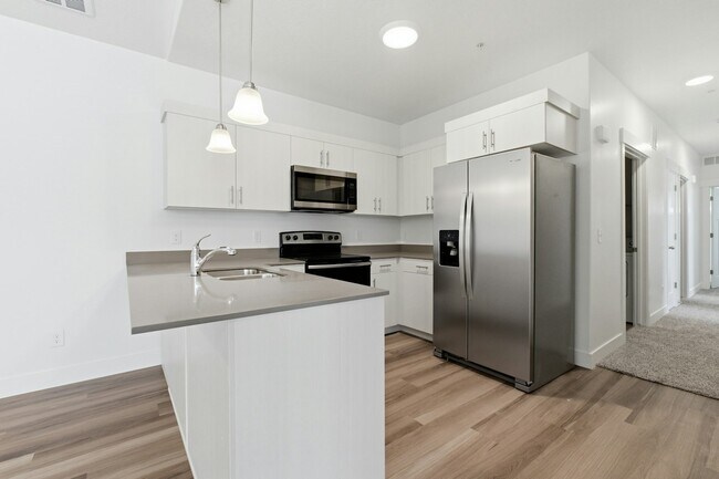 Photo - 858 Coulsen Dr