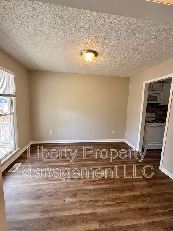 Photo - 6512 Sudbury Dr