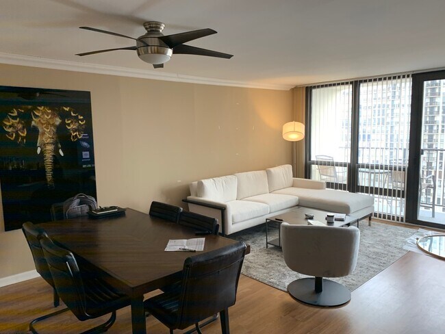 Photo - 1636 N Wells St