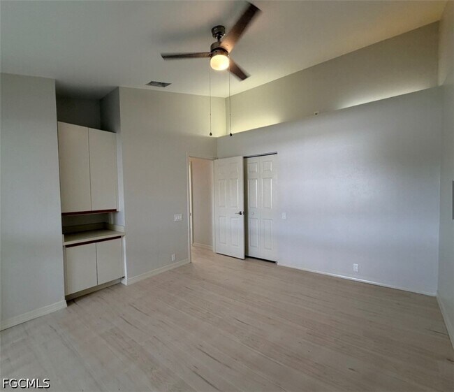 13121 Whitehaven Ln