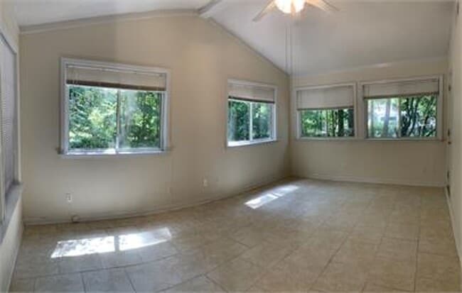 Photo - 1437 Alpine Dr