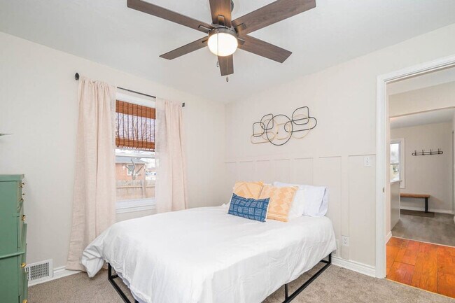 Photo - 1930 S Kernan Ave Unidad ID1061615P