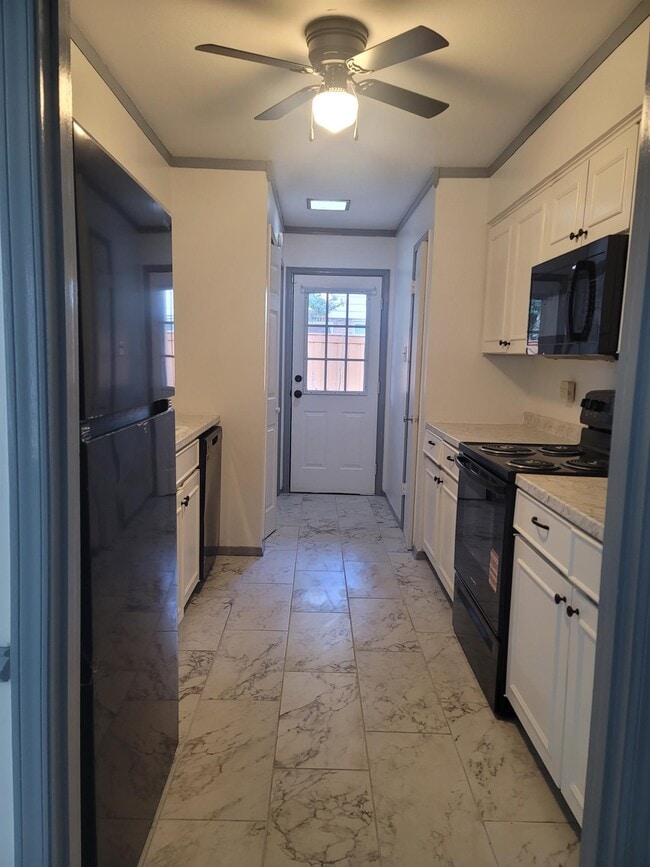 Photo - 7945 Habersham Ln