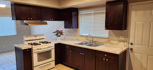 kitchen - 2619 Bancroft Dr House