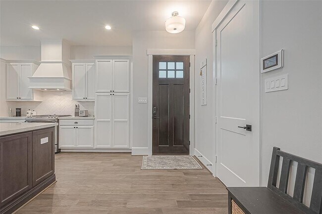 Photo - 82 Dobbs View Ln