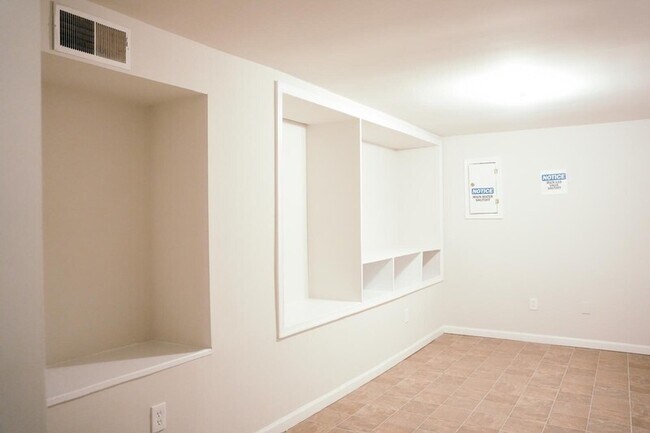 Photo - 916 W Lombard St