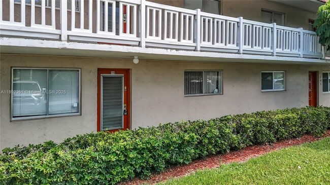 Photo - 3501 Inverrary Dr Unit 102