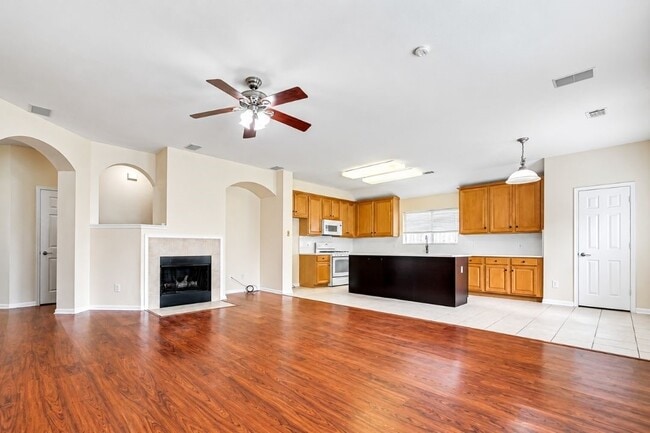 5402 Rosehaven Ct