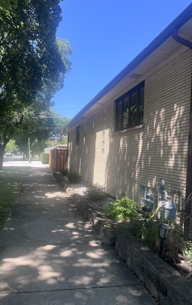 Photo - 5300 N Mason Ave