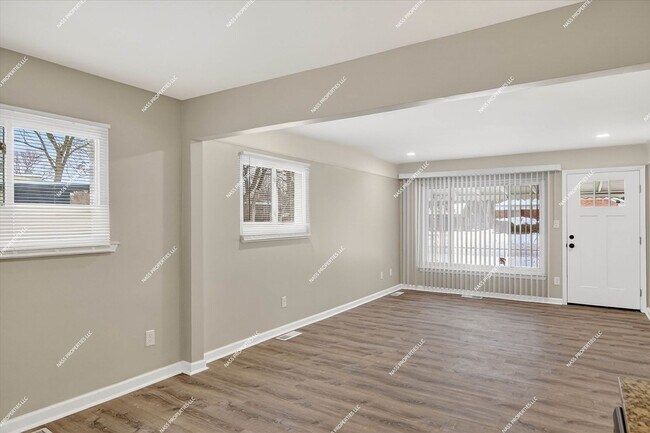 Photo - 28555 Stuart Ave