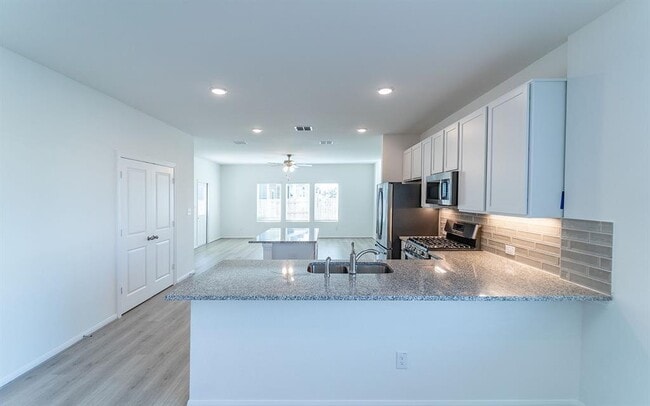 Photo - 200 Copper Lily Dr