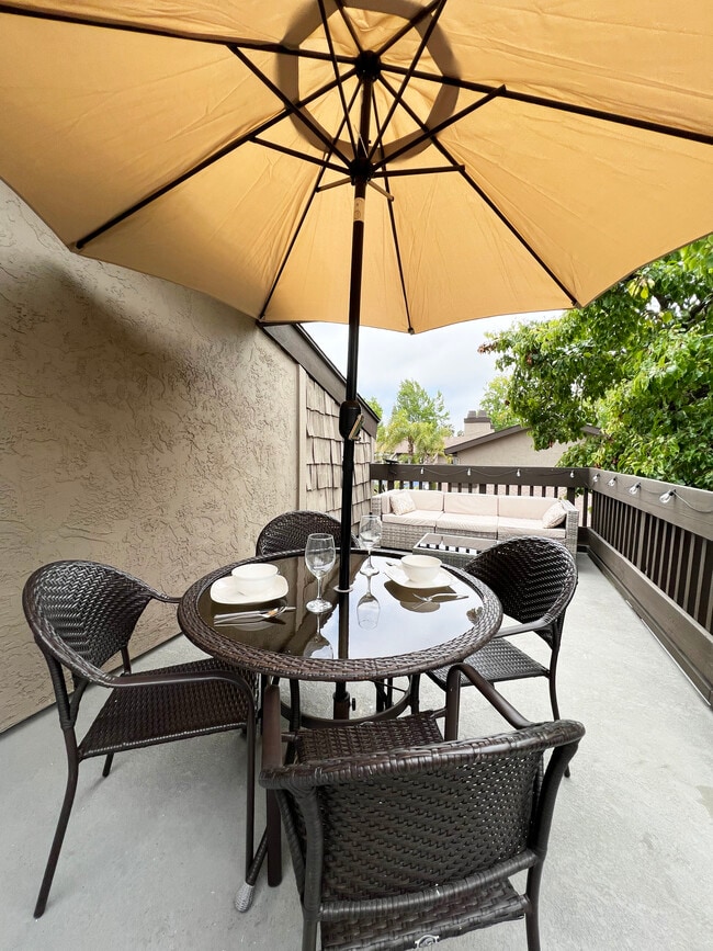 8368 Via Sonoma Unidad La Jolla Village Condo