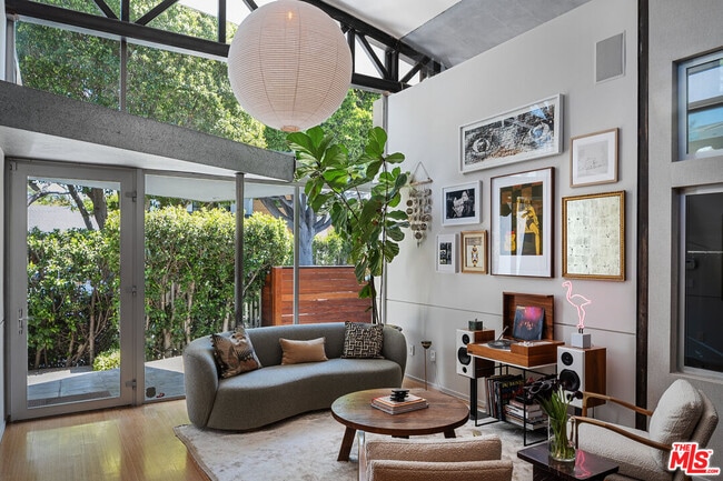 Photo - 8735 Dorrington Ave