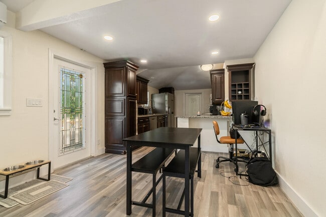 Photo - 710 S Pine St