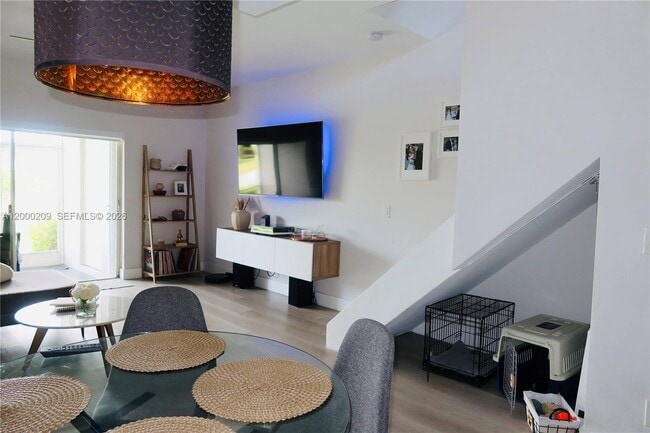 Photo - 16755 Hemingway Dr