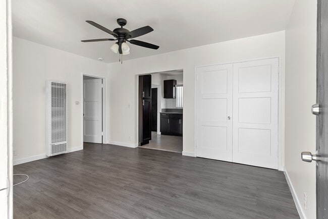 Building Photo - 3018 9th Ave Unit 320.5 Rental