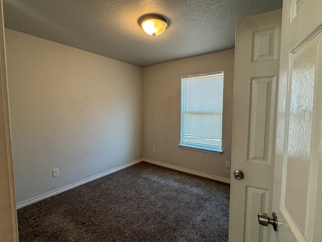 Photo - 3512 Eutopia St