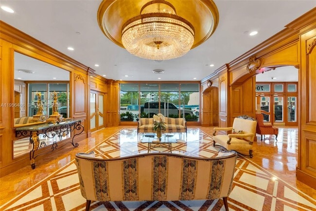 Building Photo - 700 Biltmore Way Unit 304