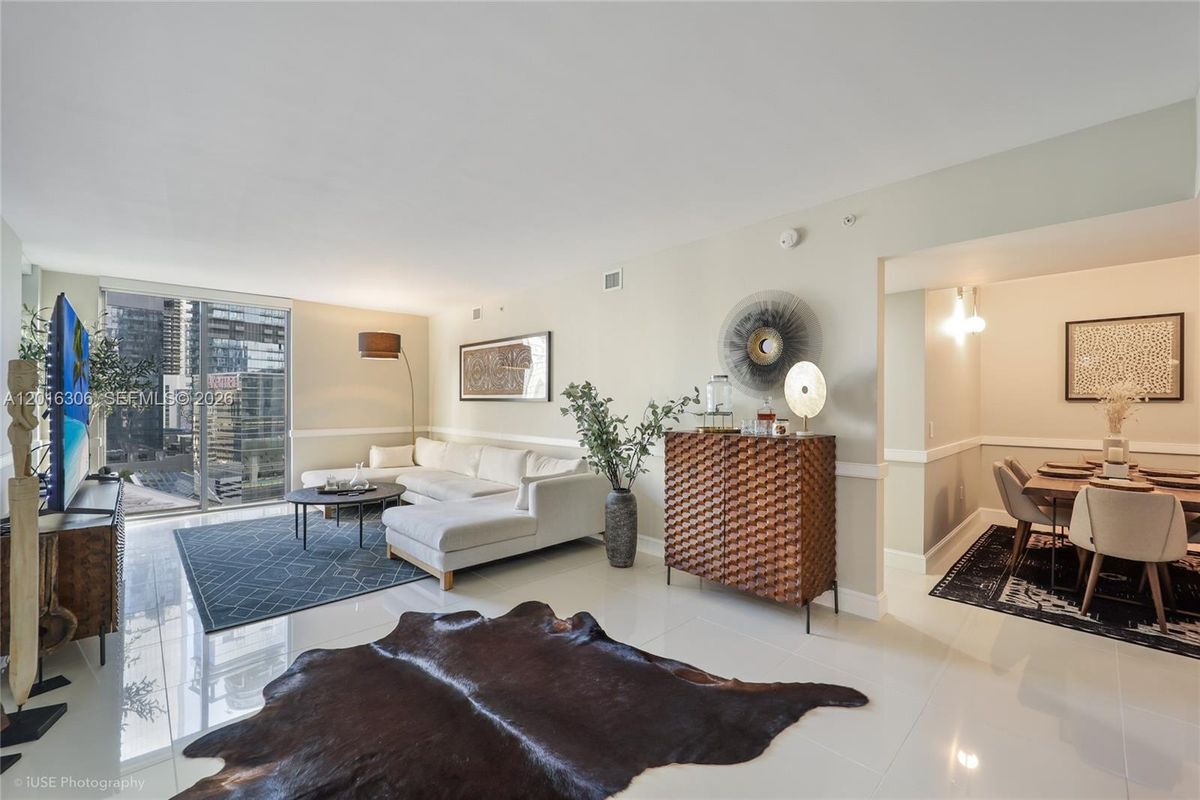 Photo - 31 SE 6th St Unidad 2207