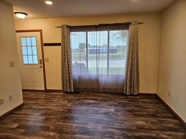 Photo - 216 Union St NE