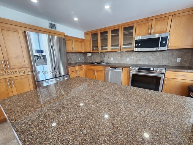 Building Photo - 18151 NE 31st Ct Unit 1802