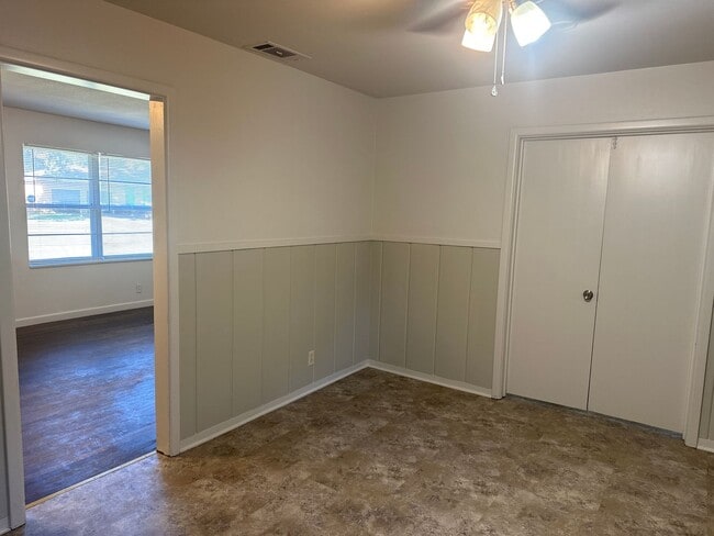 Photo - 3 Bedroom Home with Large Backyard near An...