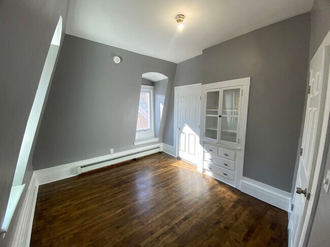 Photo - 158 Broad, 2