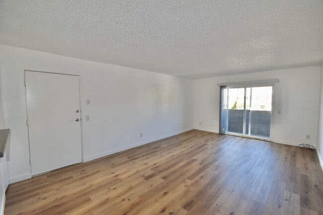 Photo - 13800 Sherman Way Unit 101