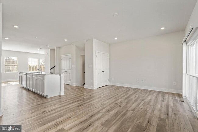 Photo - 7550 Johnnycake Rd