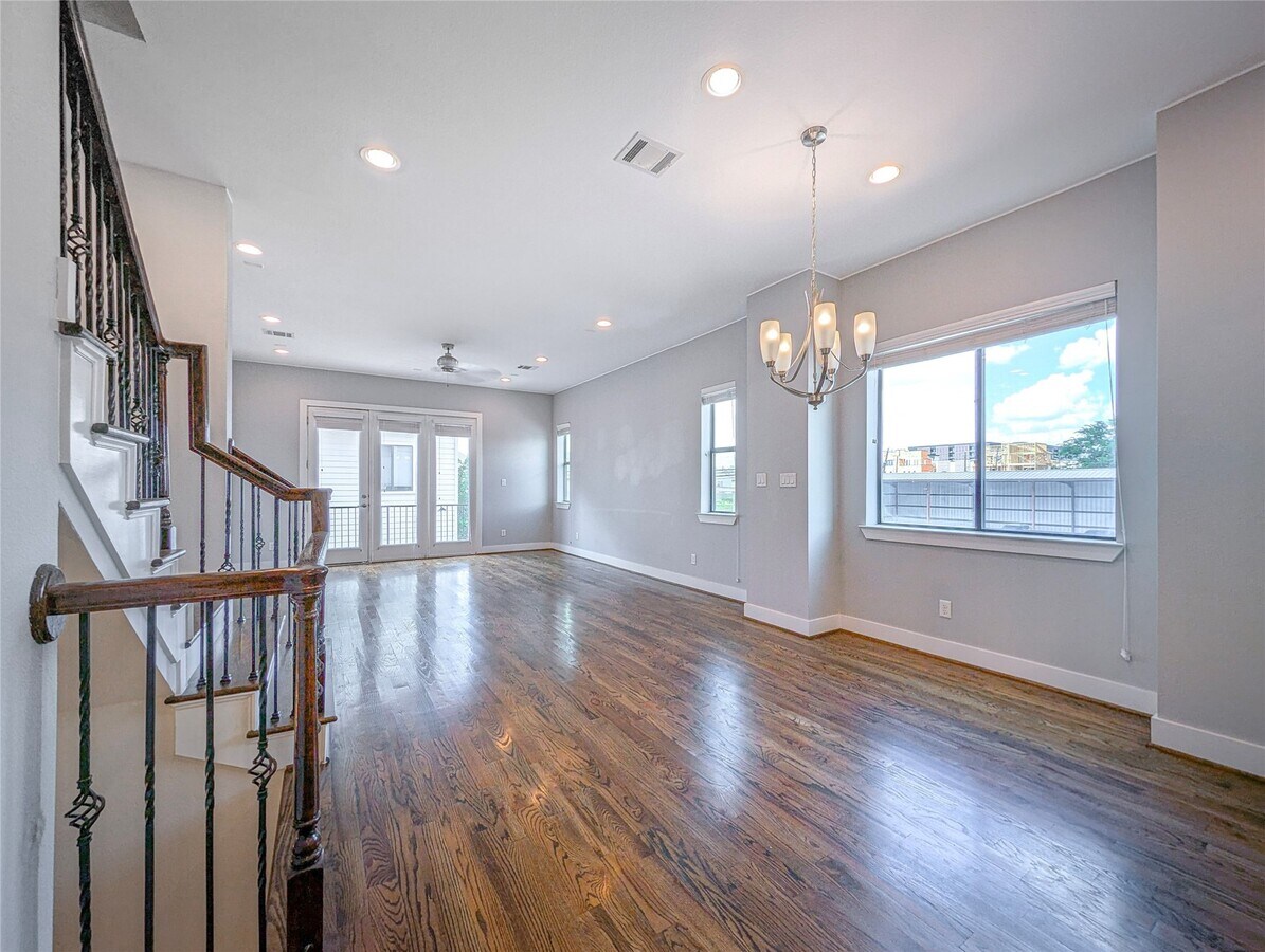 Photo - 2503 Garrow St