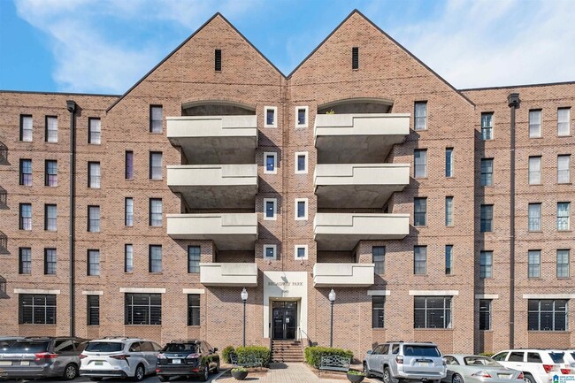 Building Photo - 1040 Broadway St Unit 306 Rental
