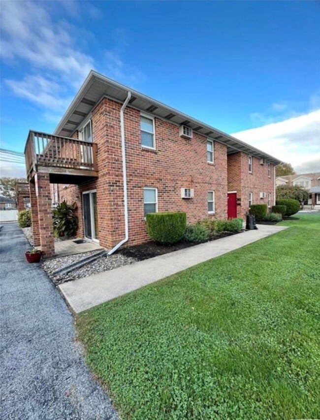 Building Photo - 717 North Saint Elmo Street Unit 1