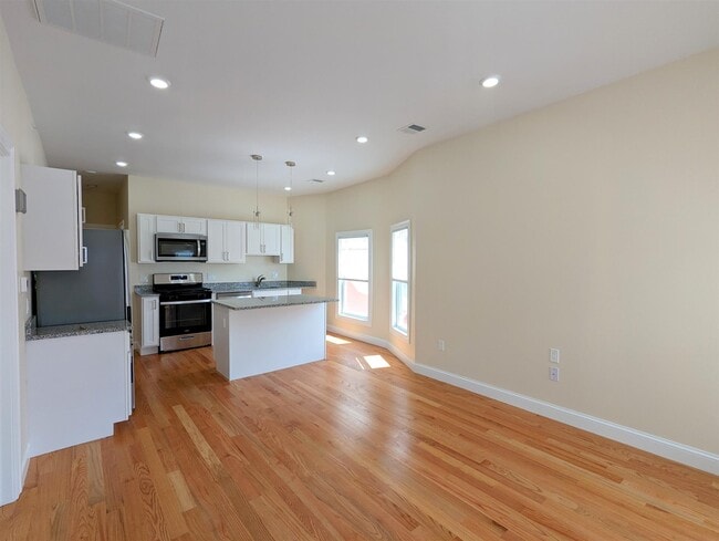 Photo - 2 Sacramento Pl Unidad 3