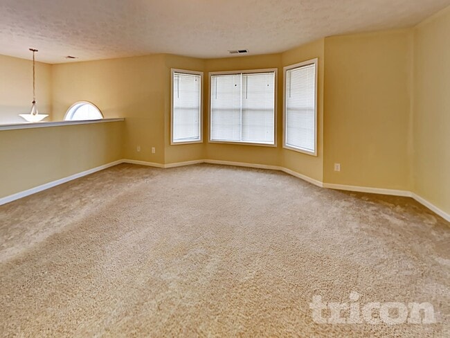 Photo - 3935 Piper Glen Dr NE