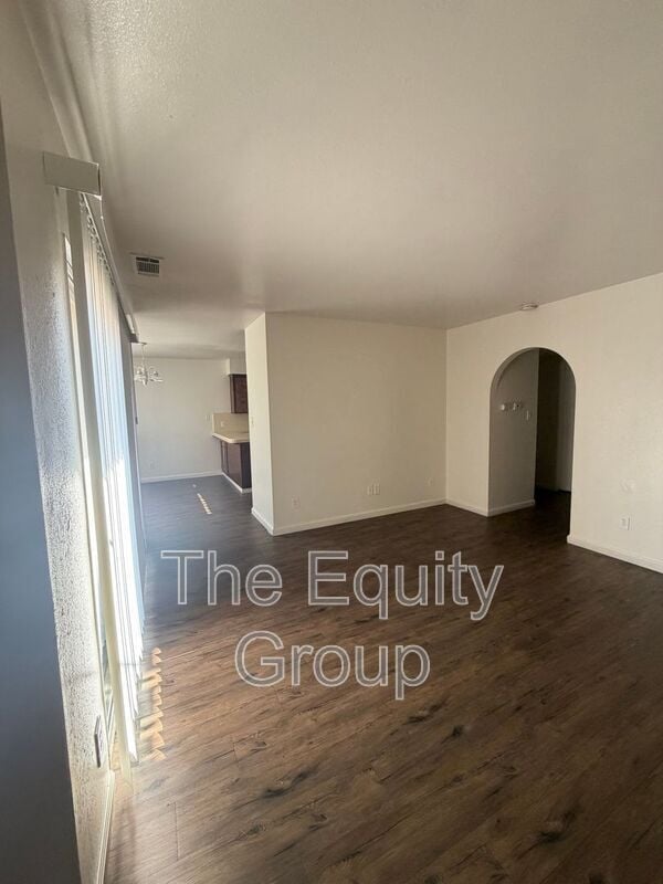 Photo - 530 E Myrtle Ave