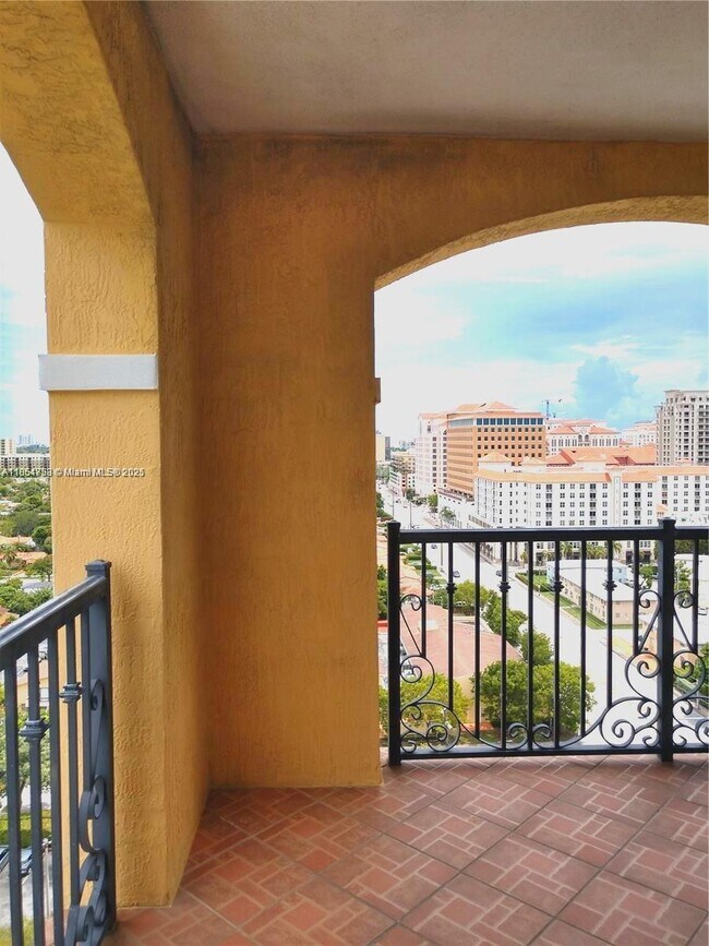 Building Photo - 1627 SW 37th Ave Unit 1107 Rental