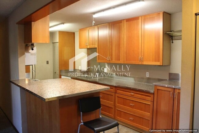 Photo - 1 Bedroom, 1 Bathroom Condo – Approx. 605 Sq. Ft.