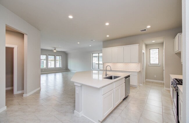 Photo - 28511 Eli Eagle St