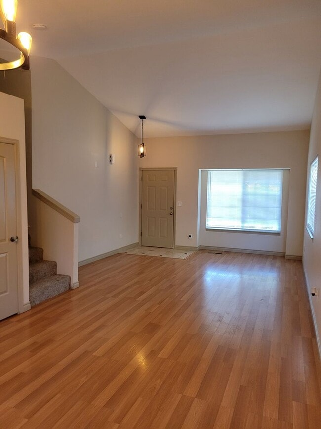 Building Photo - Updated House in NE Salem - Fenced Yard - Pet Friendly