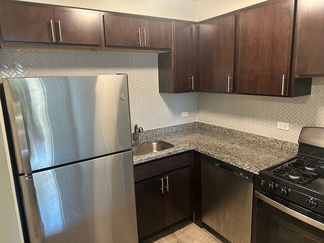 Photo - 540 W Aldine Ave