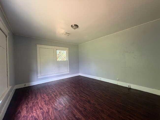 Photo - 2804 S Grand St