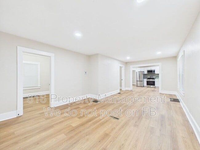 Photo - 641 S Huttig Ave