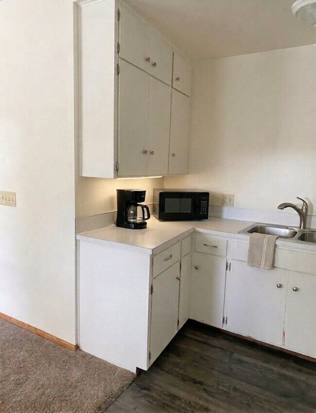 Photo - 105 2nd Ave SW Unit 4