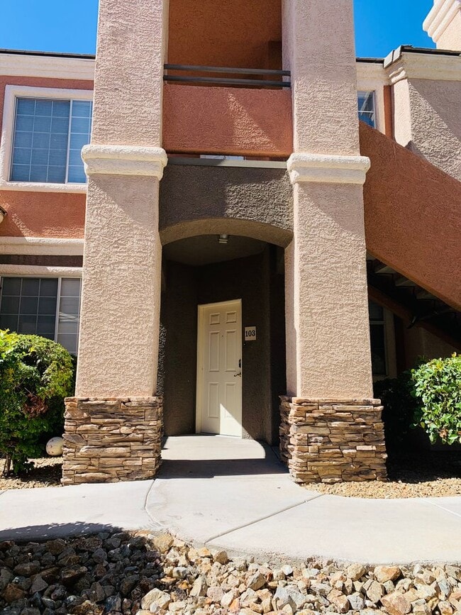 Photo - 3 bed, 2 bath, 2 car garage townhouse for ...